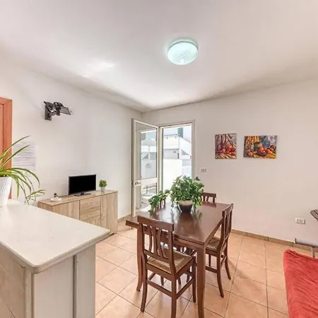 Holiday home Rosso Tramonto By Vivimy