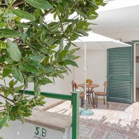 Rosso Tramonto By Vivimy Ugento